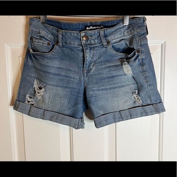 Dollhouse Distressed Jean Short, Size 5. - Picture 1 of 7